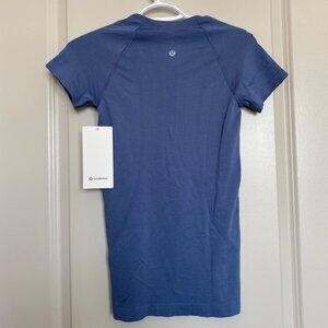 Lululemon Swiftly Tech Short-Sleeve Shirt 2.0 Women’s Size 2 Blue NWT